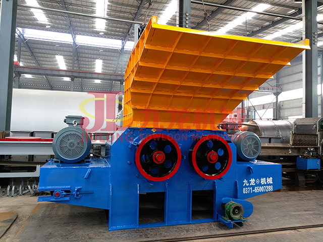 樹根破碎（suì）機