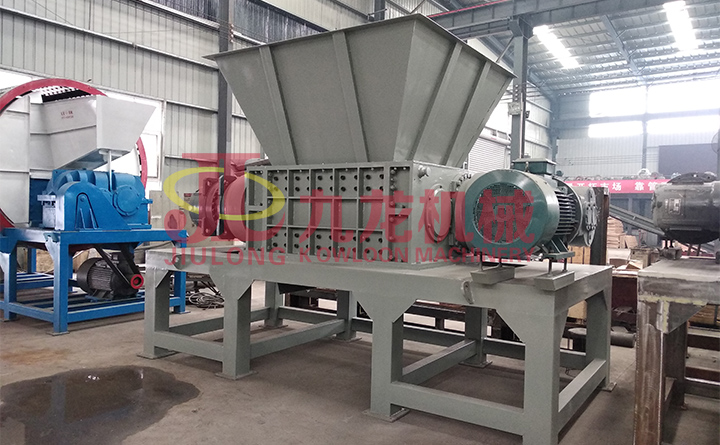 廢舊（jiù）家具破碎機