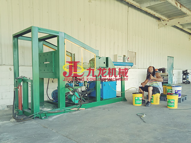 輪胎拉絲機（jī）現場