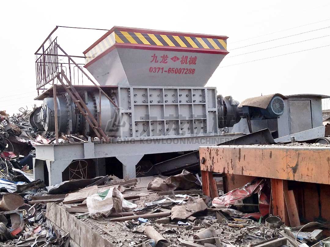 廢（fèi）鐵撕碎機