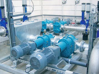 渣油泵安（ān）裝現場